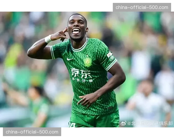 关键事件:莱比锡前锋塞斯科头球破门,打入个人赛季第15球 关键事件:莱比锡前锋塞斯科头球破门,打入个人赛季第15球