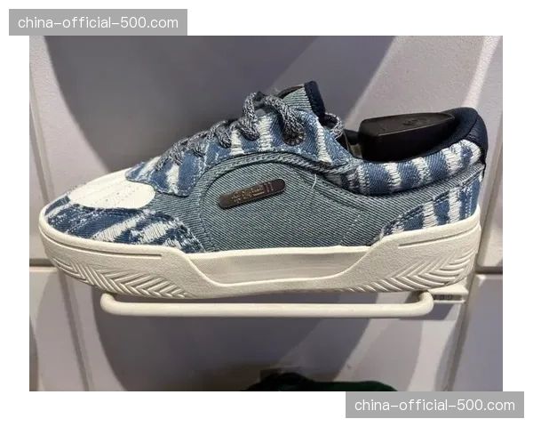 运动品牌发布新一代智能战靴，内置芯片可记录球员急停变向等战术动作数据